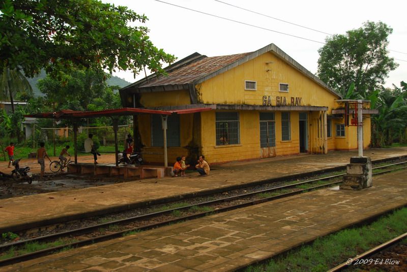 Late Sunday Afternoon.jpg - On the train, Phan Thiet to Saigon